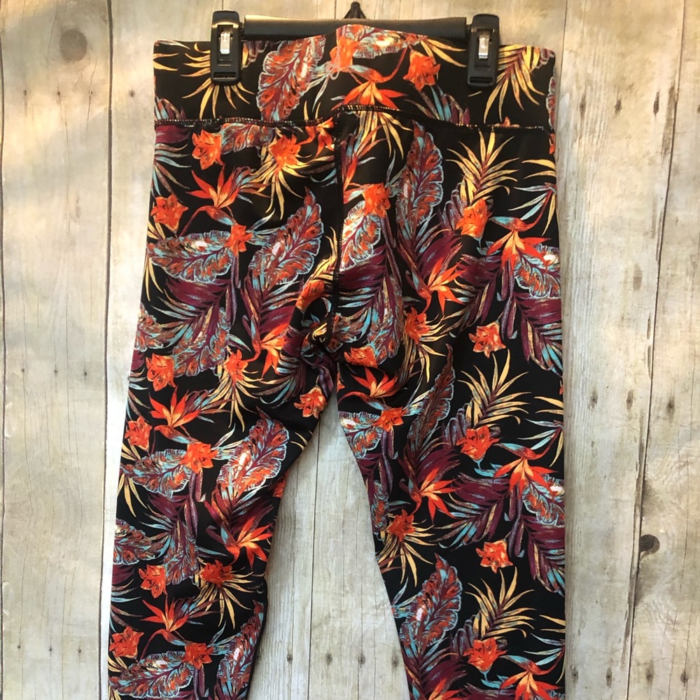 MinkPink Move Workout Leggings - Picture 3 of 5